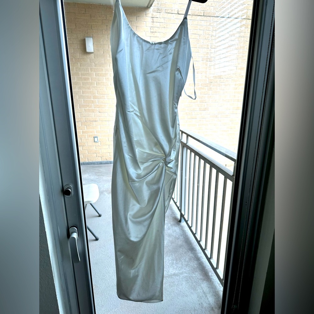 NWT JLUXLABEL white satin ruched midi dress White size MEDIUM